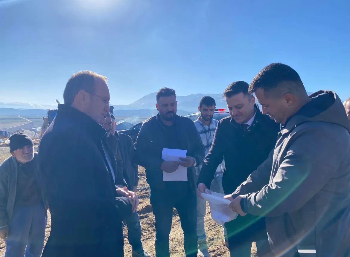 Deprem Sonrası İnşa Edilen Toplu Ahırlar Sahiplerini Buldu6