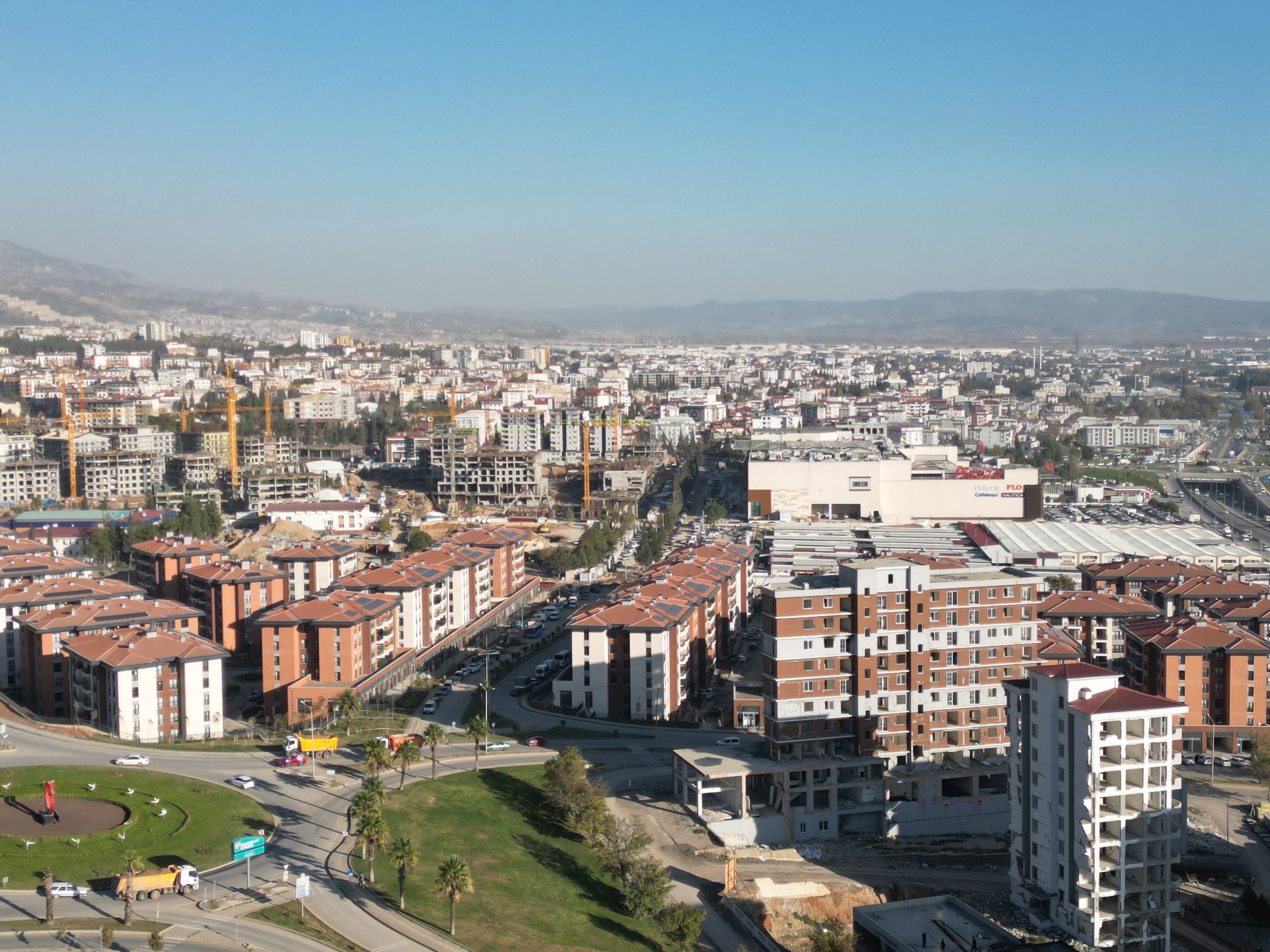 Ebrar Sitesi Çevresinde Ticari Hayat Yeniden Canlanıyor (1)