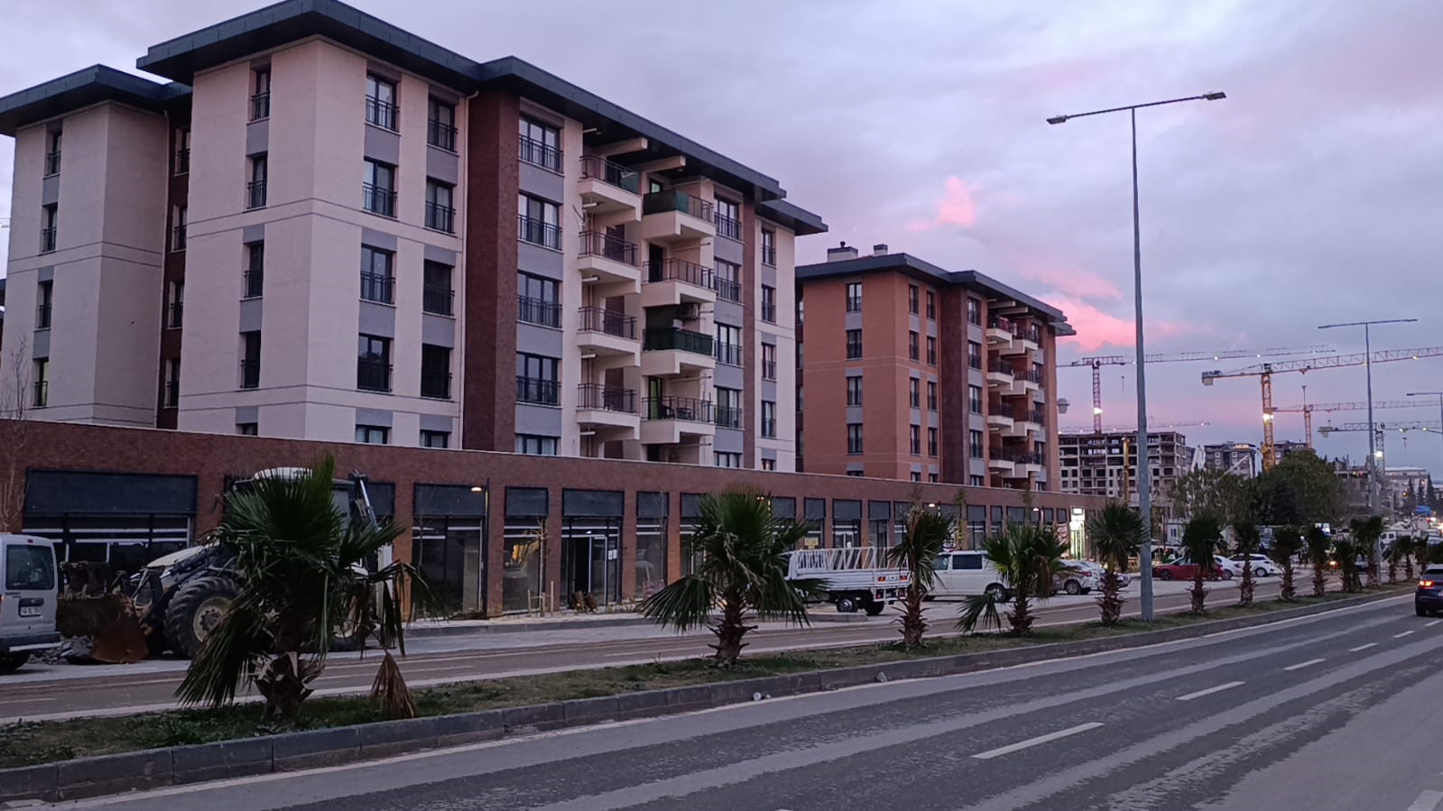 Ebrar Sitesi Çevresinde Ticari Hayat Yeniden Canlanıyor (2)