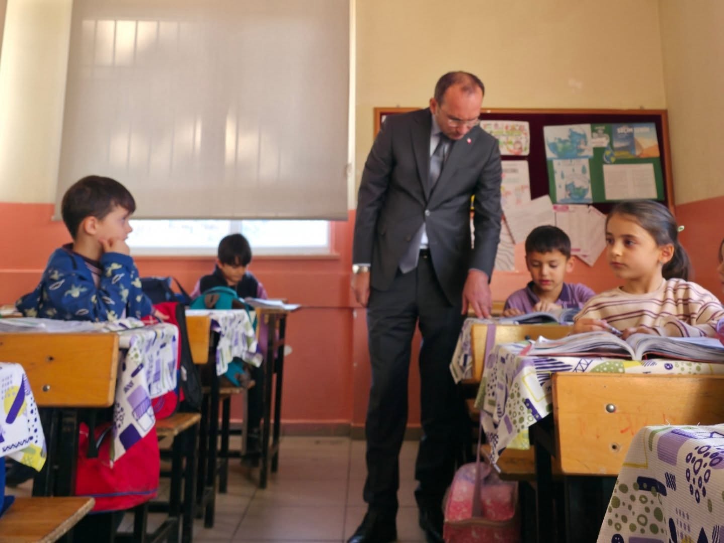 Efsus İlkokulu’na Anlamlı Ziyaret2