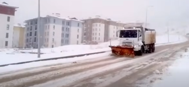 Elbistan Belediyesi’nden Karla Mücadele Çalışmaları (2)