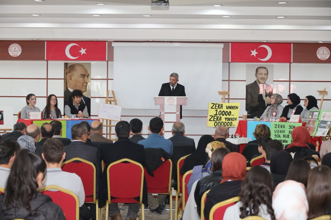 Elbistan’da Liseler Arası Münazara Yarışması Finali Düzenlendi1