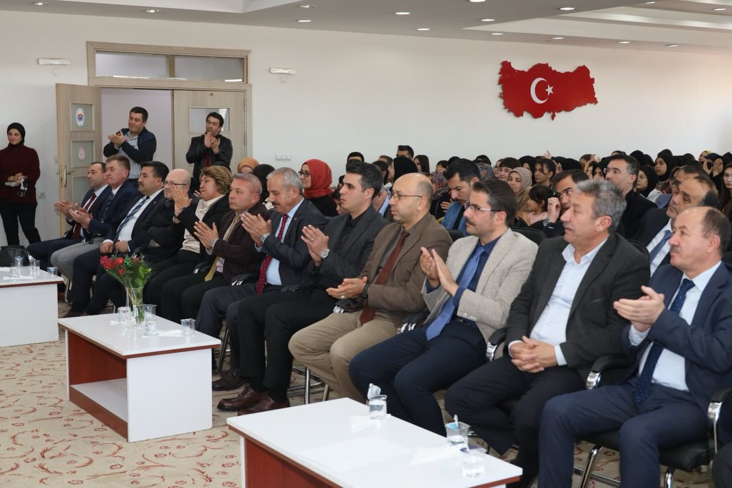 Elbistan’da Liseler Arası Münazara Yarışması Finali Düzenlendi5