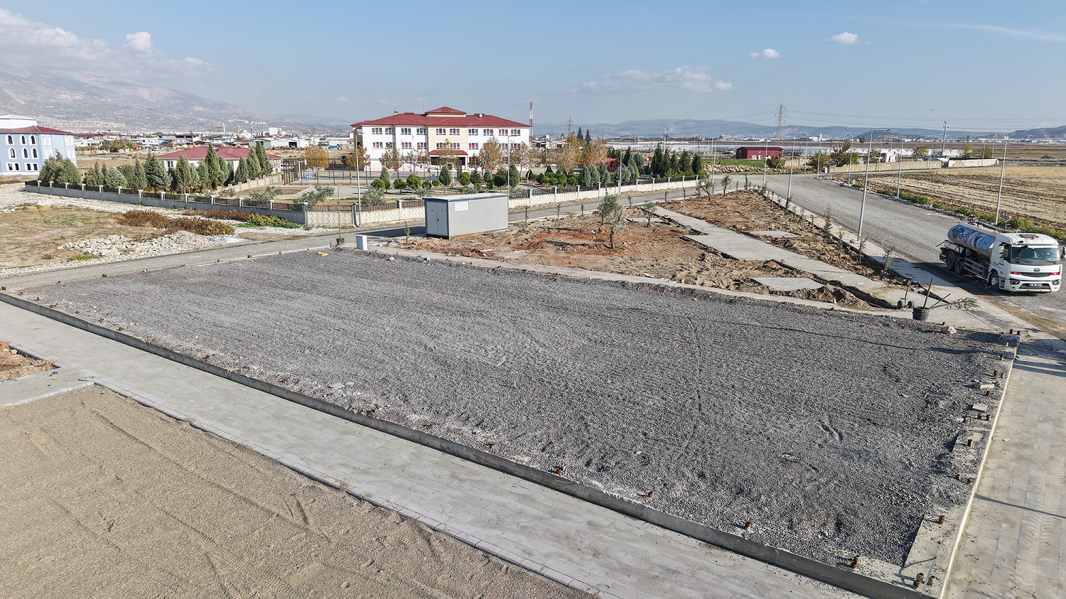 Gençlik Enerjisi Sahalara Taşınıyor; Şehre 35 Yeni Halısaha (3)