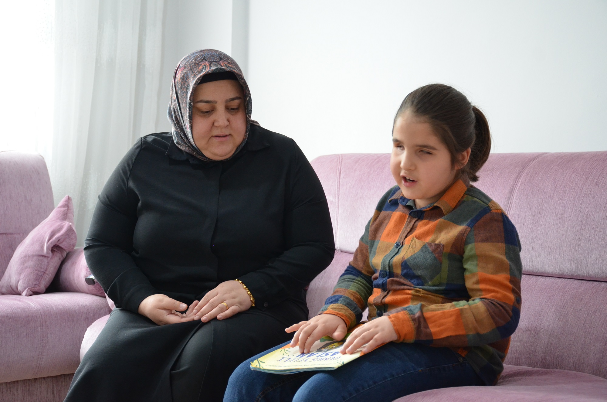 Görme Engelli 8 Yaşındaki Çınar Piyano Notalarıyla Dünyasını Aydınlatıyor (13)