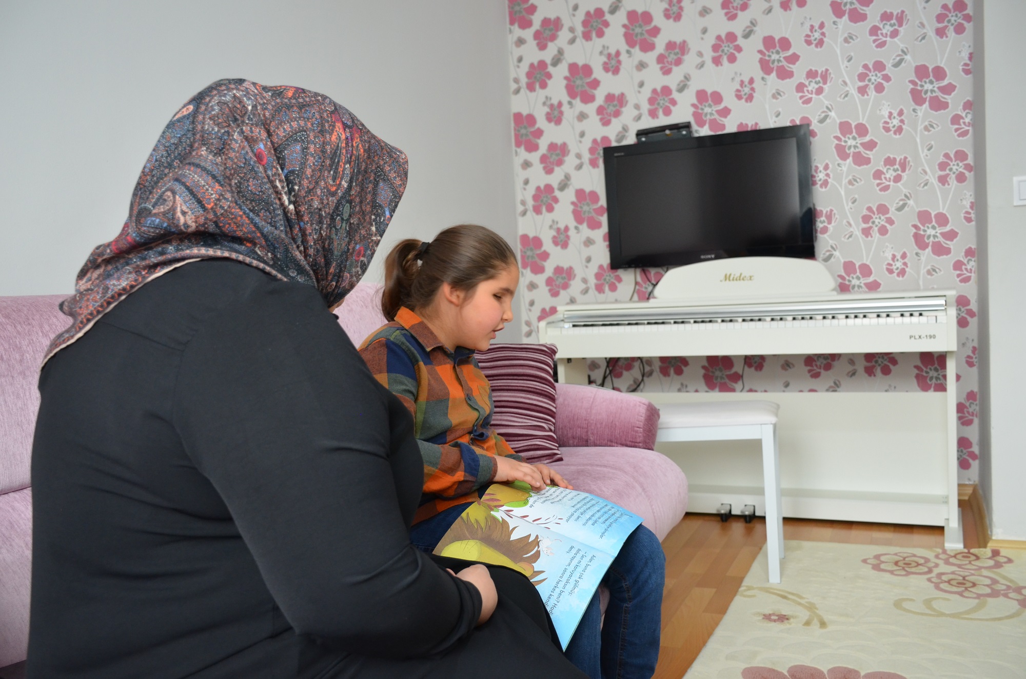 Görme Engelli 8 Yaşındaki Çınar Piyano Notalarıyla Dünyasını Aydınlatıyor (15)