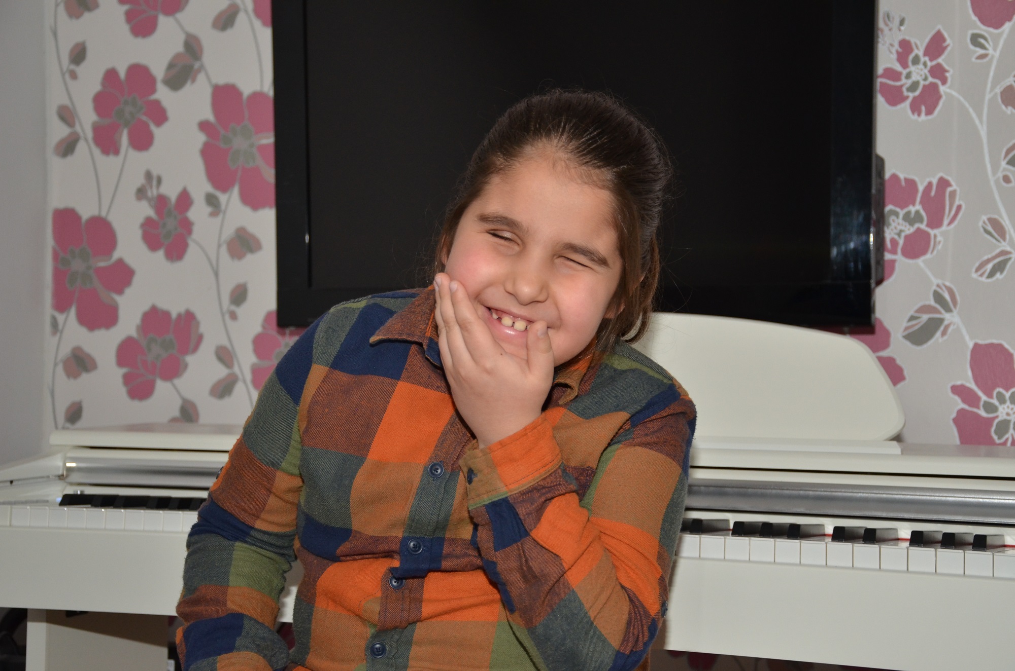 Görme Engelli 8 Yaşındaki Çınar Piyano Notalarıyla Dünyasını Aydınlatıyor (20)
