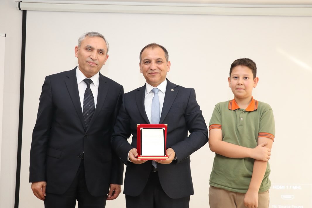 İl Millî Eğitim Müdürü Baydur, “İçimizden Biri” Projesi Kapsamında Öğrencilerle Buluştu2