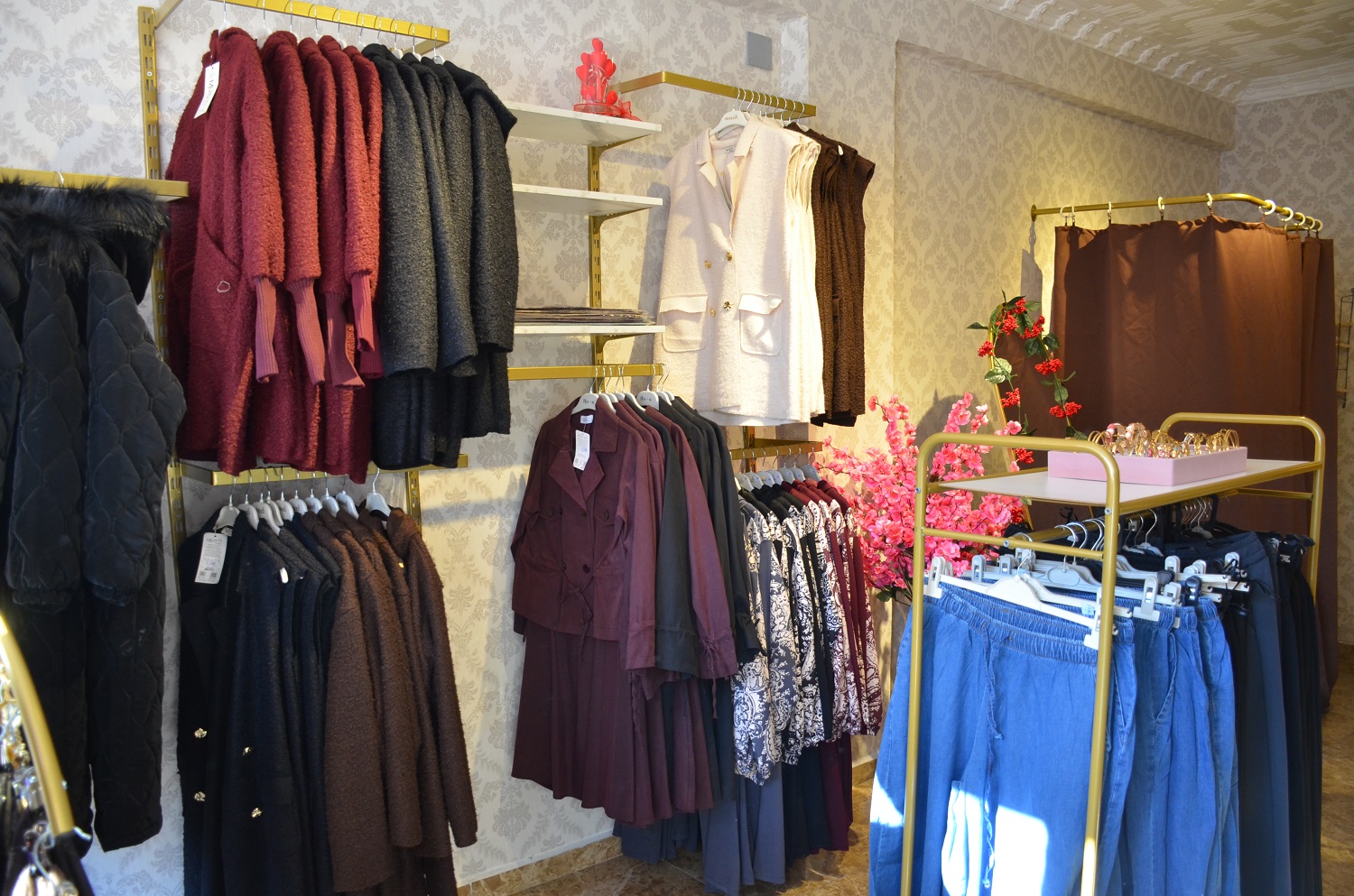 Kadın Tesettür Giyiminde Zarafetin Yeni Adresi Butik Parla Açıldı (12)