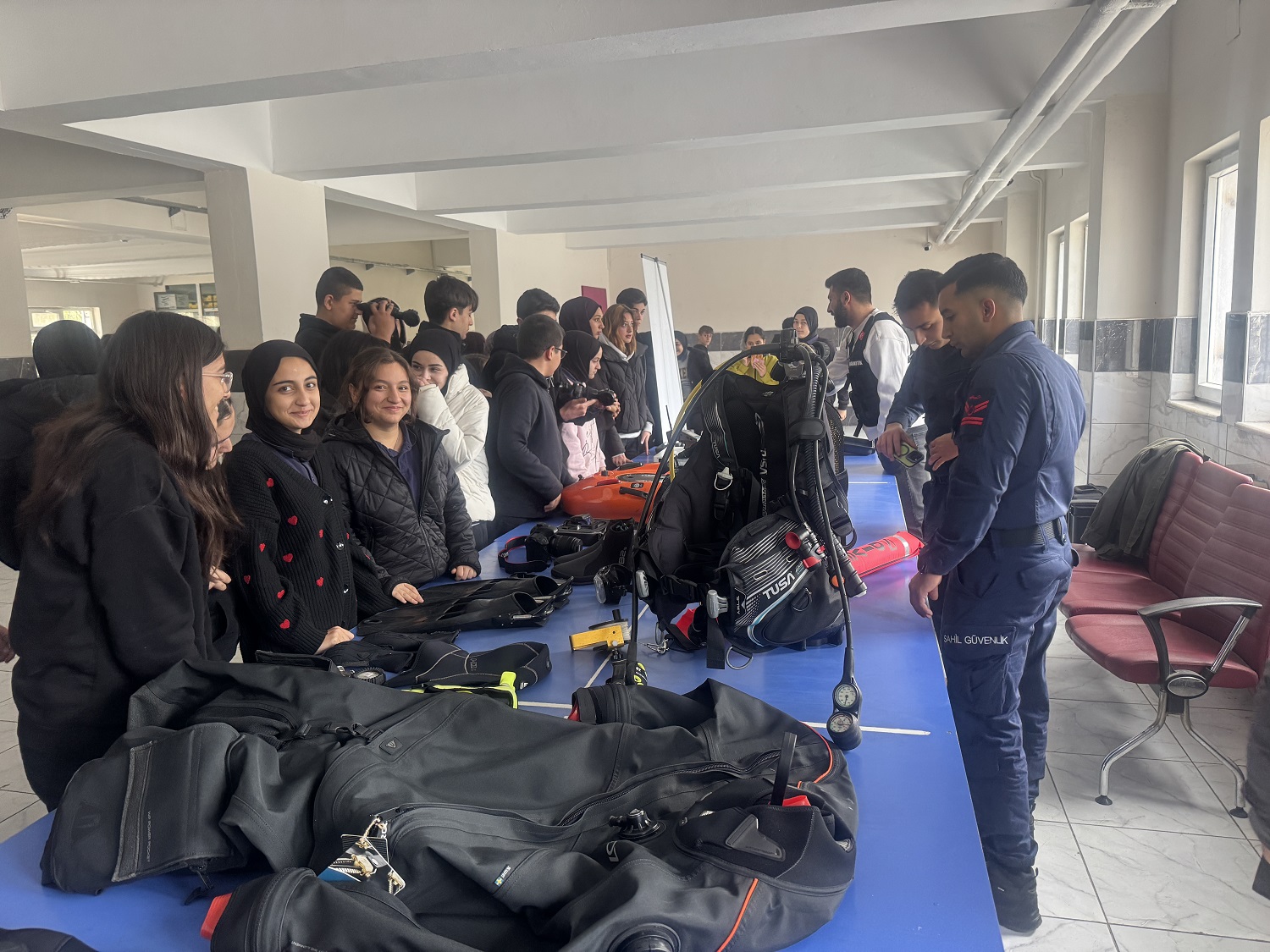 Kahramanmaraş'ta Lise Öğrencilerine Sahil Güvenlik Komutanlığı Tanıtıldı (4)