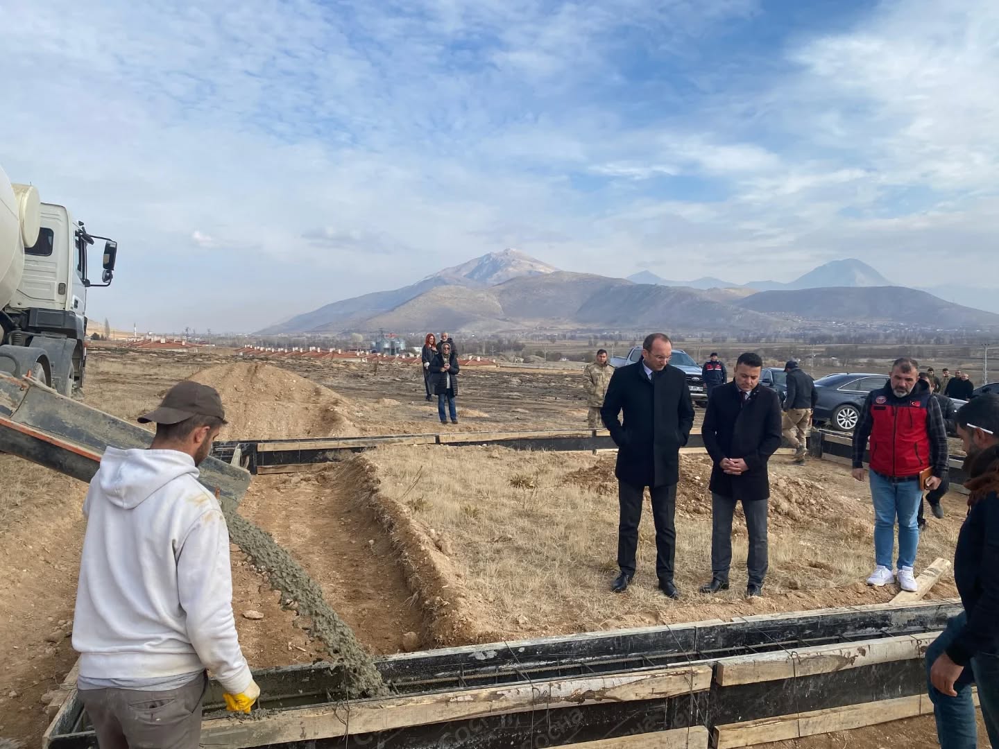 Kaymakam Sarıdoğan, Ahır Temel Atma Törenine Katıldı