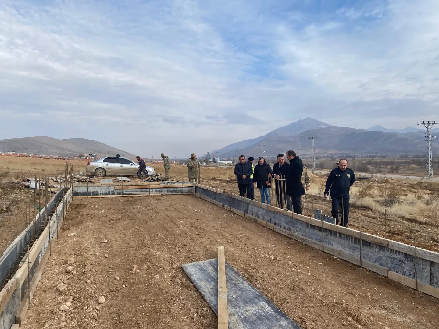 Kaymakam Sarıdoğan, Ahır Temel Atma Törenine Katıldı5