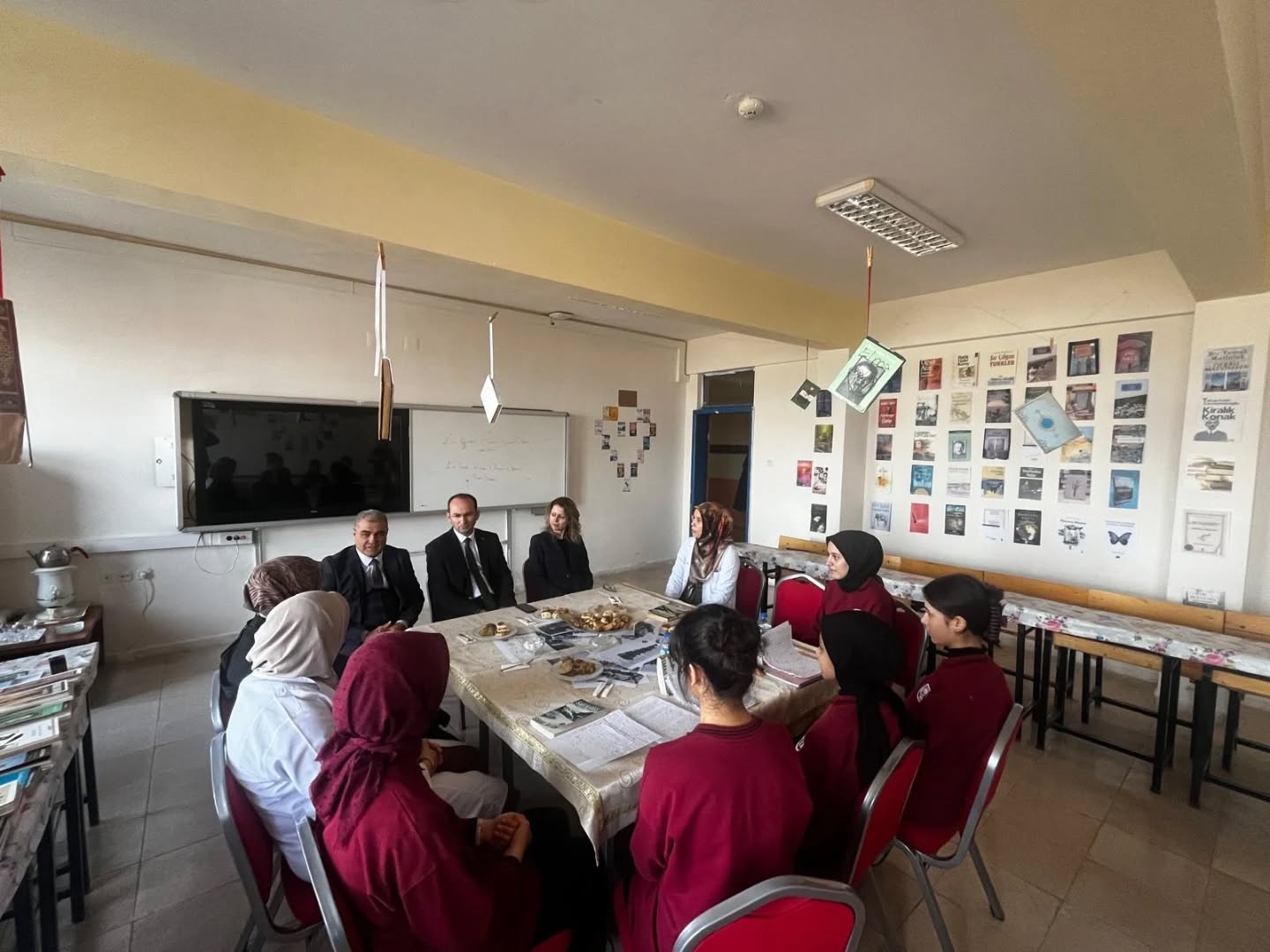 Kaymakam Sarıdoğan’dan Afşin Şehit Mustafa Kalfe Kız Ai̇hl’ye Ziyaretr