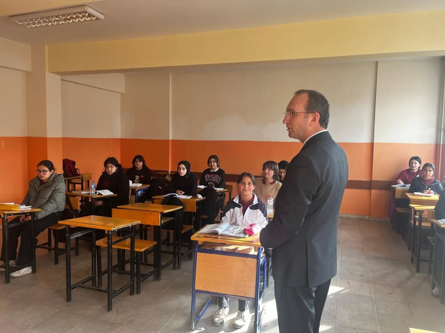 Kaymakam Sarıdoğan’dan Afşin Şehit Mustafa Kalfe Kız Ai̇hl’ye Ziyarett