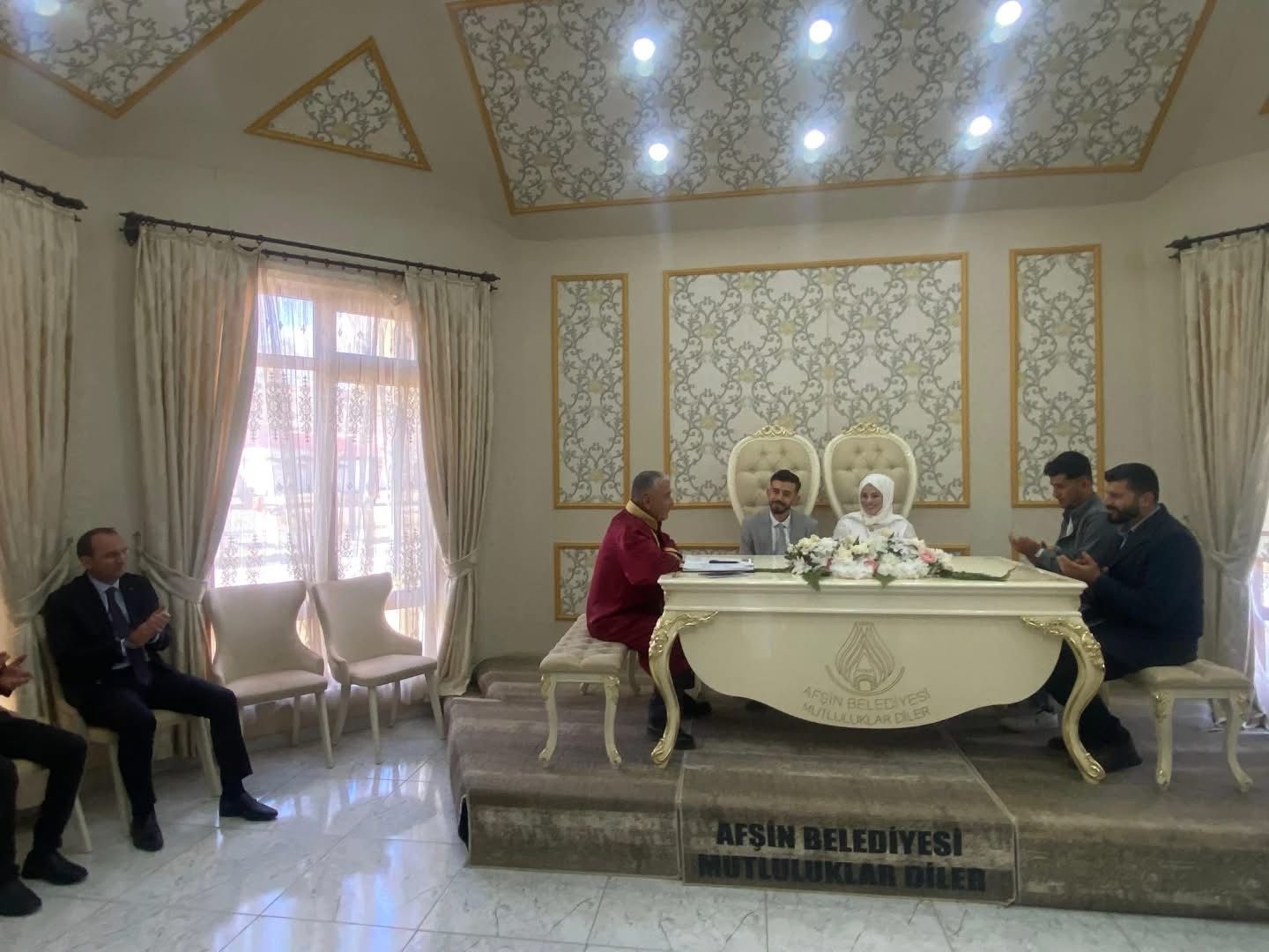 Kaymakam Sarıdoğan’dan Kaya Ve Tıraş Çiftine Tebrik2