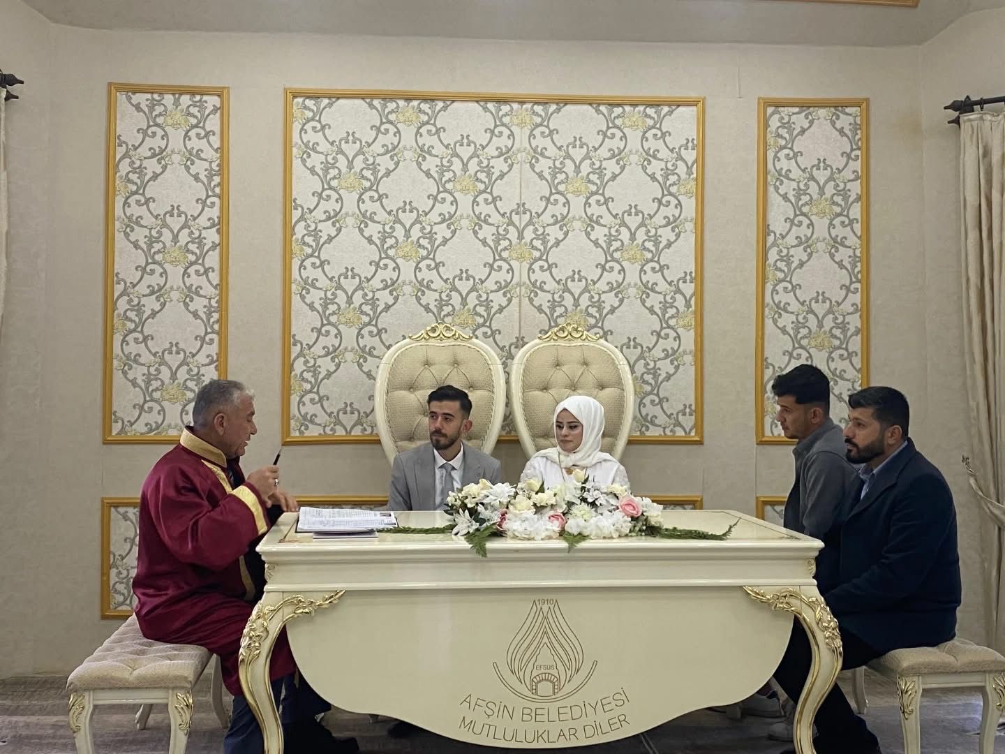 Kaymakam Sarıdoğan’dan Kaya Ve Tıraş Çiftine Tebrik3