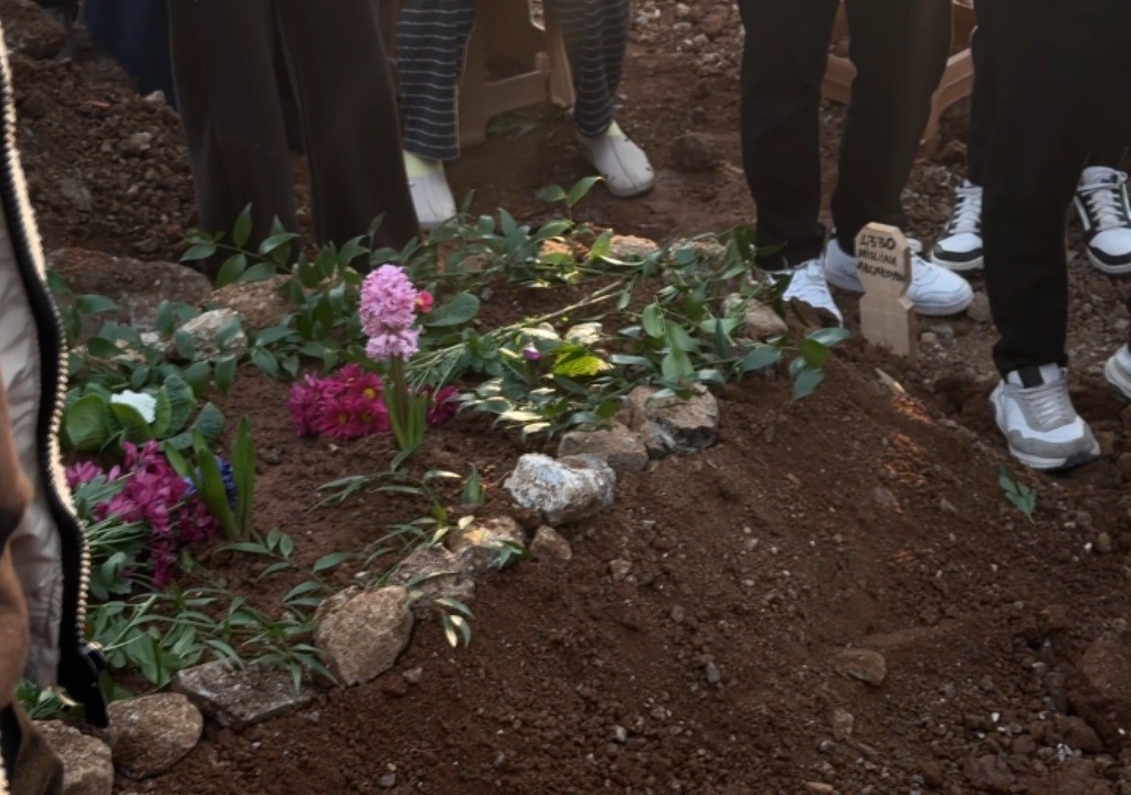 Kazada Ölen Nişanlı Çift Yan Yana Toprağa Verildi (2)