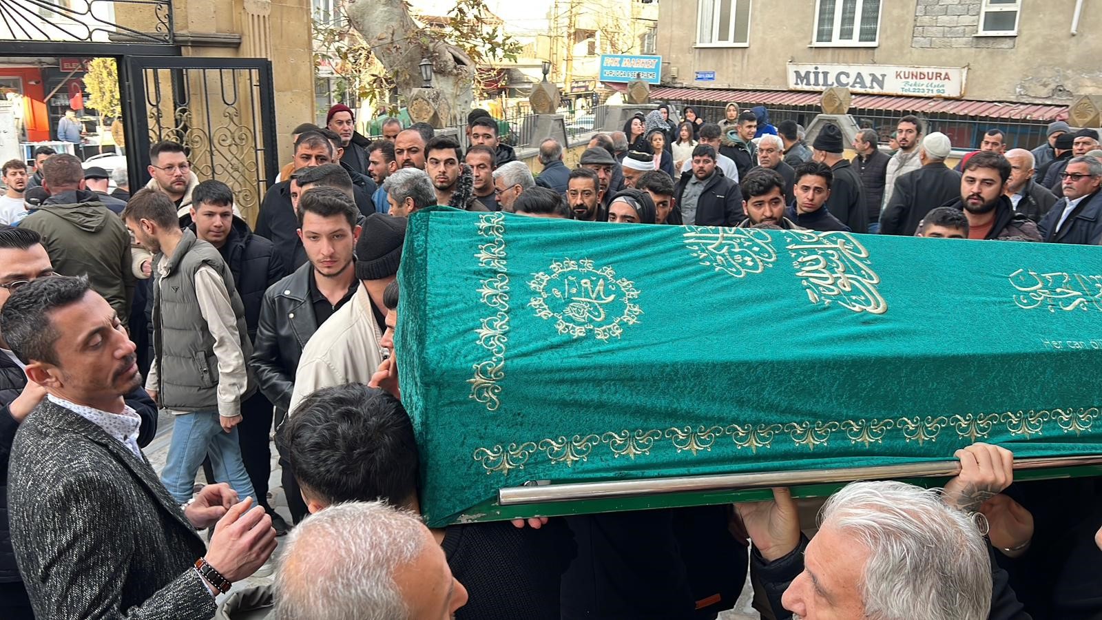 Kazada Ölen Nişanlı Çift Yan Yana Toprağa Verildi (3)