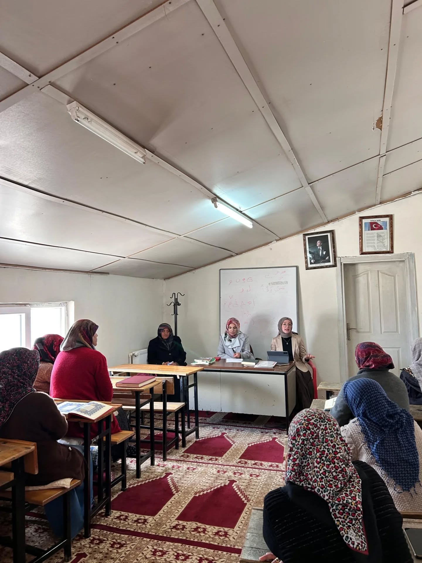 Kur’an Kursu’nda “Aile, Toplum Ve Kadının Güçlü Rolü” Semineri Düzenlendi2