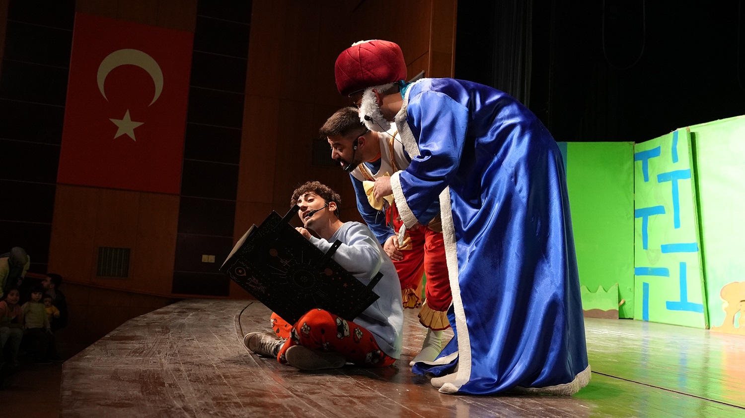 Masalların Renkli Evreni Çocukları Hayran Bıraktı (1)