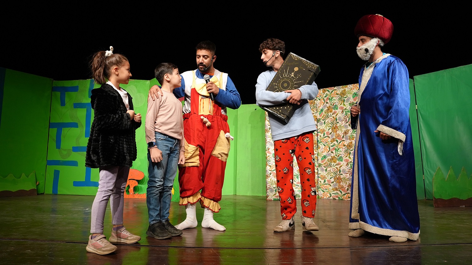 Masalların Renkli Evreni Çocukları Hayran Bıraktı (2)