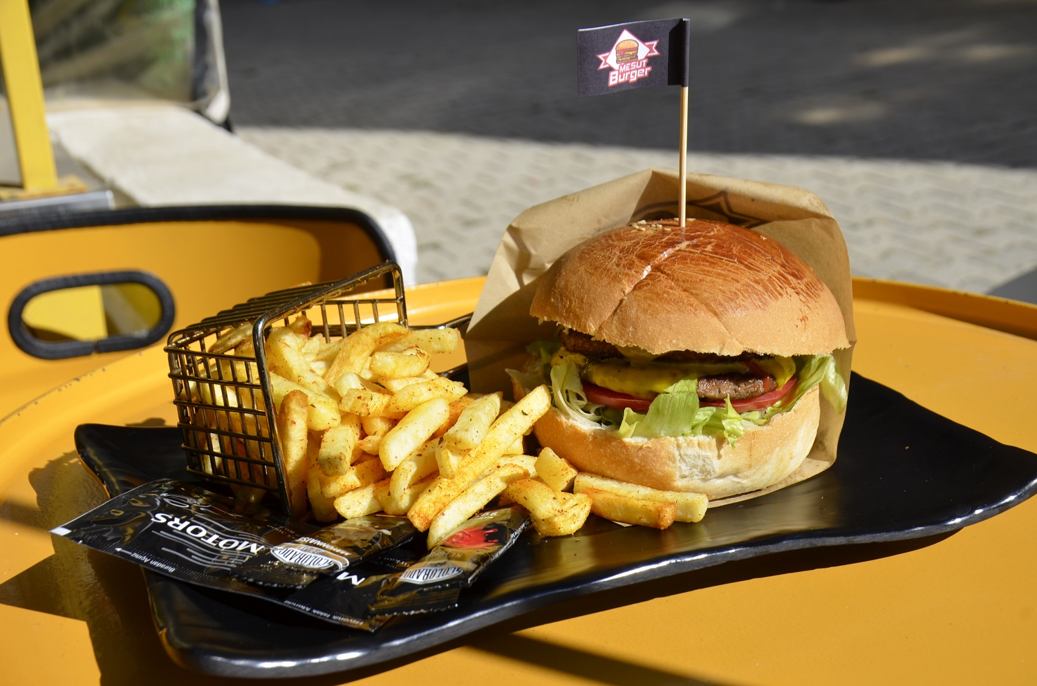 Mesut Burger’den Yılbaşına Özel Gel Al Kampanyası (12)