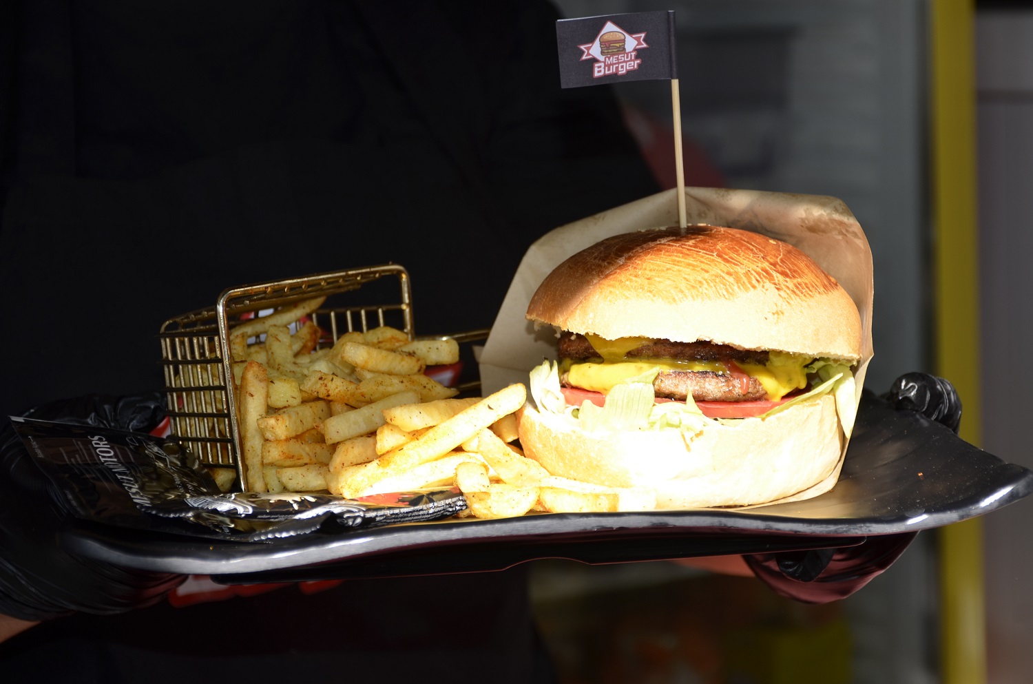 Mesut Burger’den Yılbaşına Özel Gel Al Kampanyası (13)