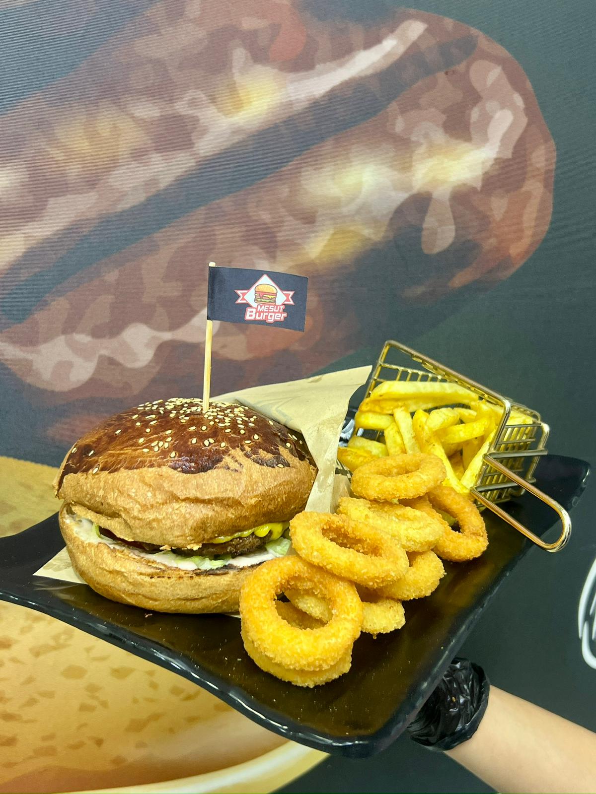 Mesut Burger’den Yılbaşına Özel Gel Al Kampanyası (4)