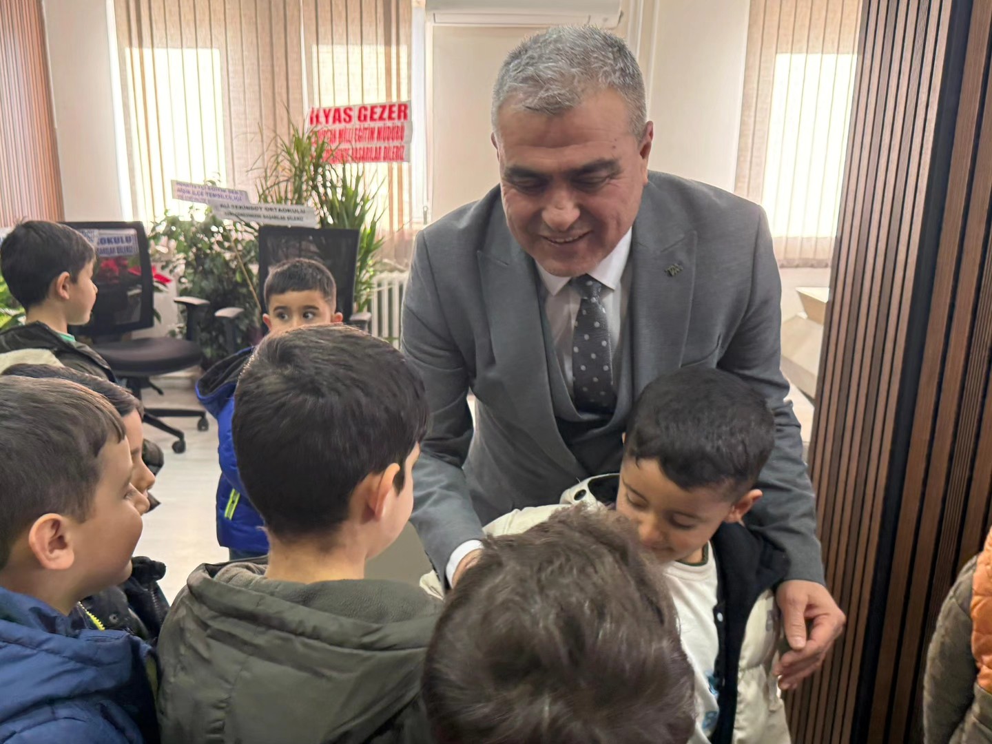 Minik Ellerden Büyük Jest2