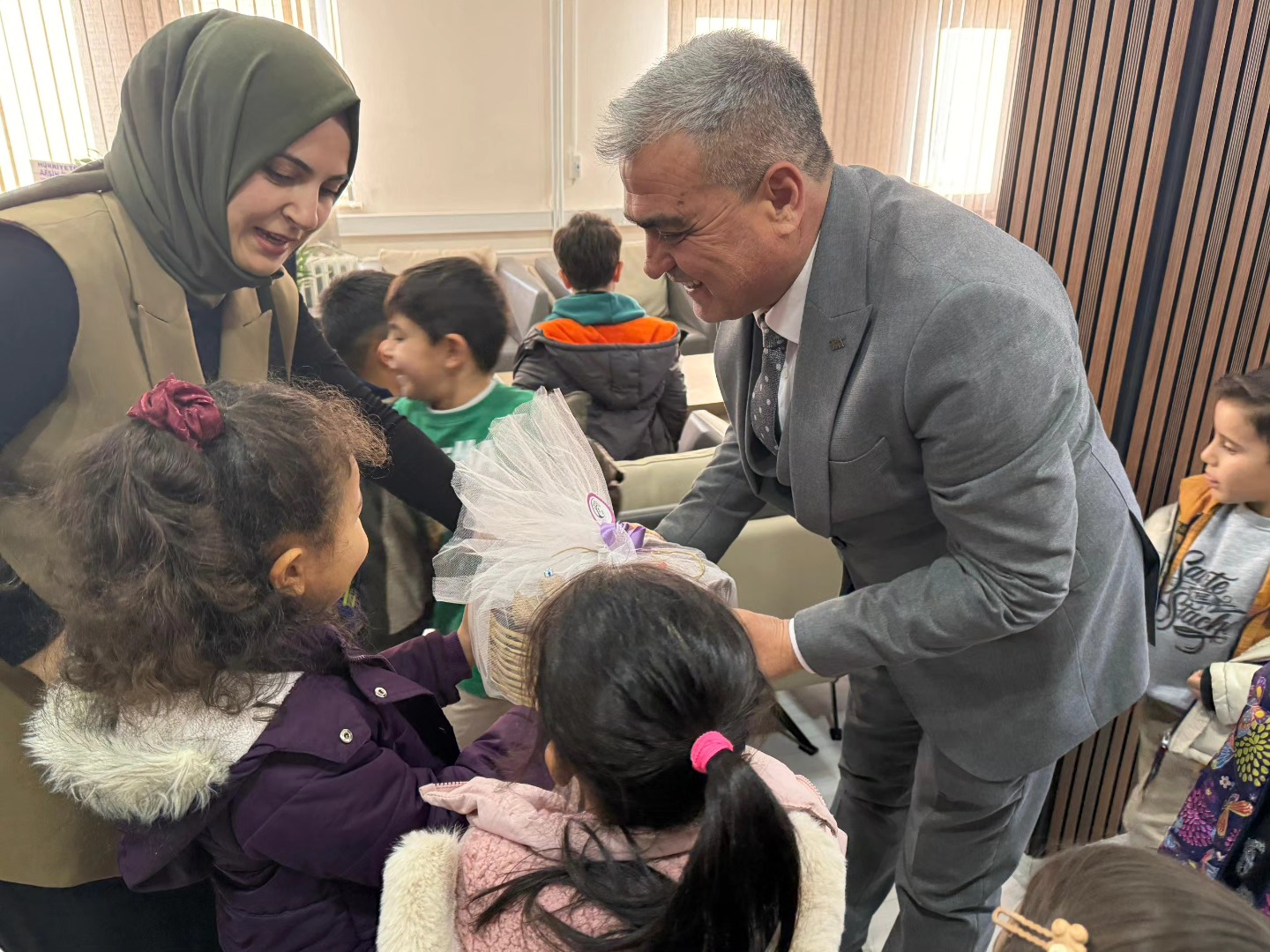 Minik Ellerden Büyük Jest3