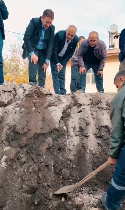 Mozaik Arama Çalışmalarında İş Makinesi Tepki Çekti 2