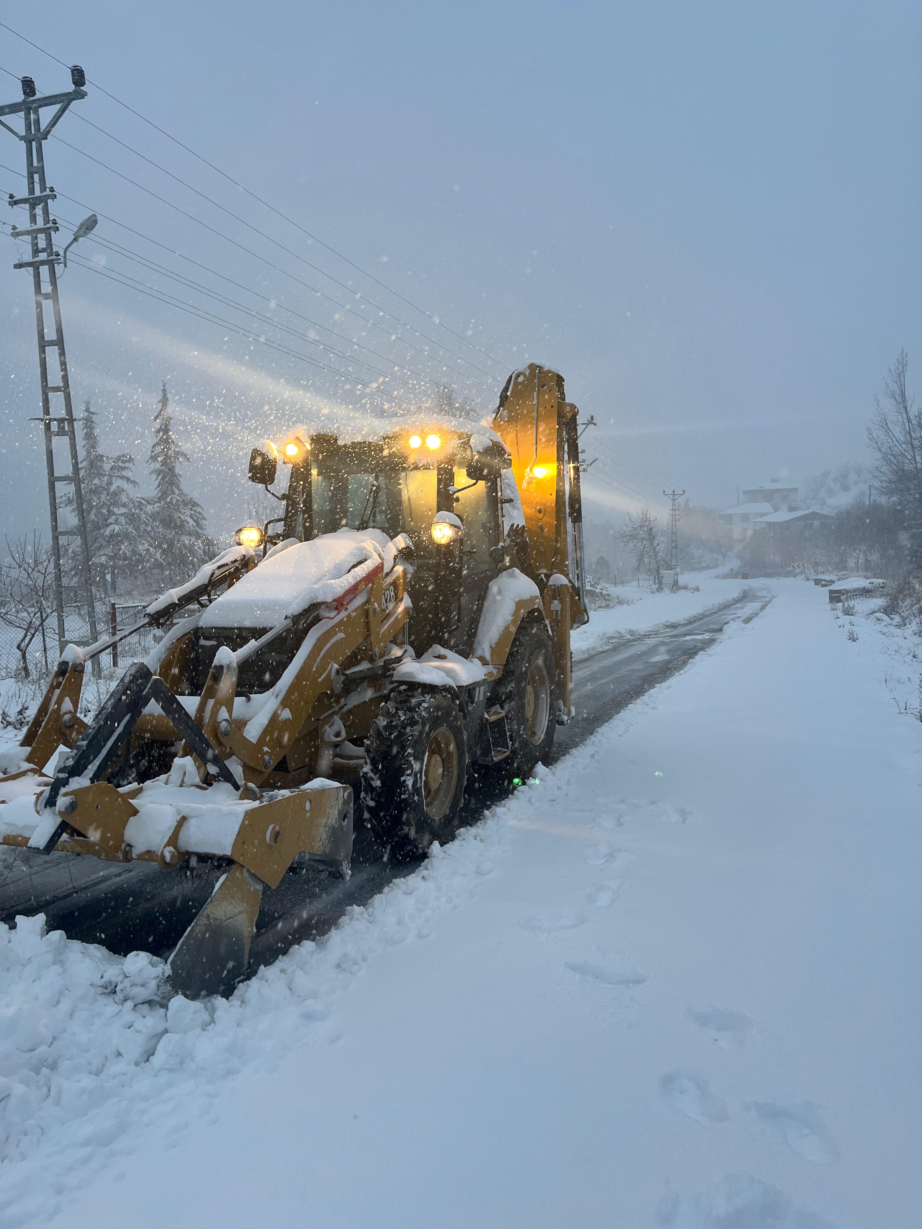 Onikişubat Belediyesi Karla Mücadelede Teyakkuzda (1)
