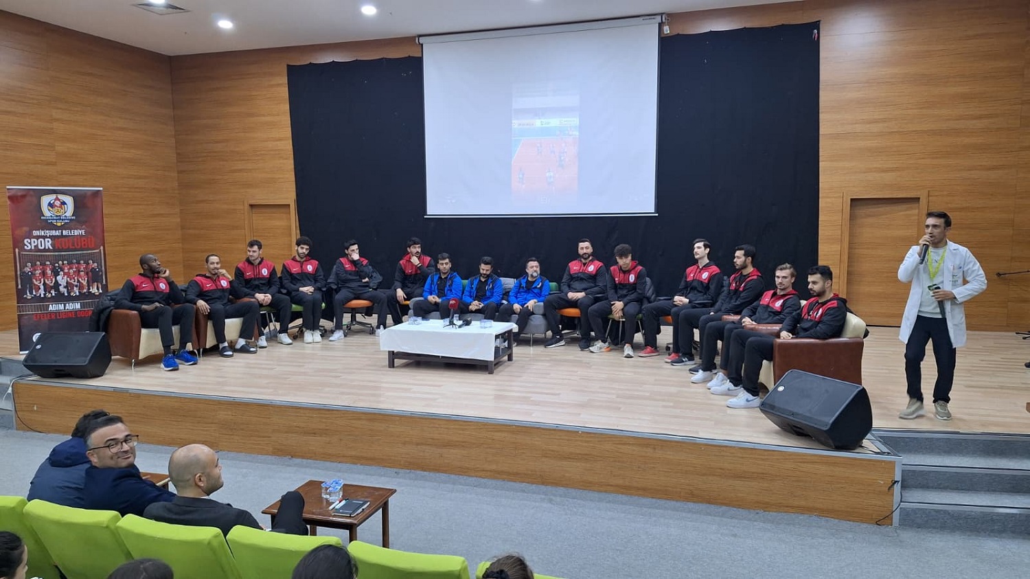 Onikişubat Belediyespor’un Voleybolcuları, Kahramanmaraşlı Gençlere İlham Oluyor (2)