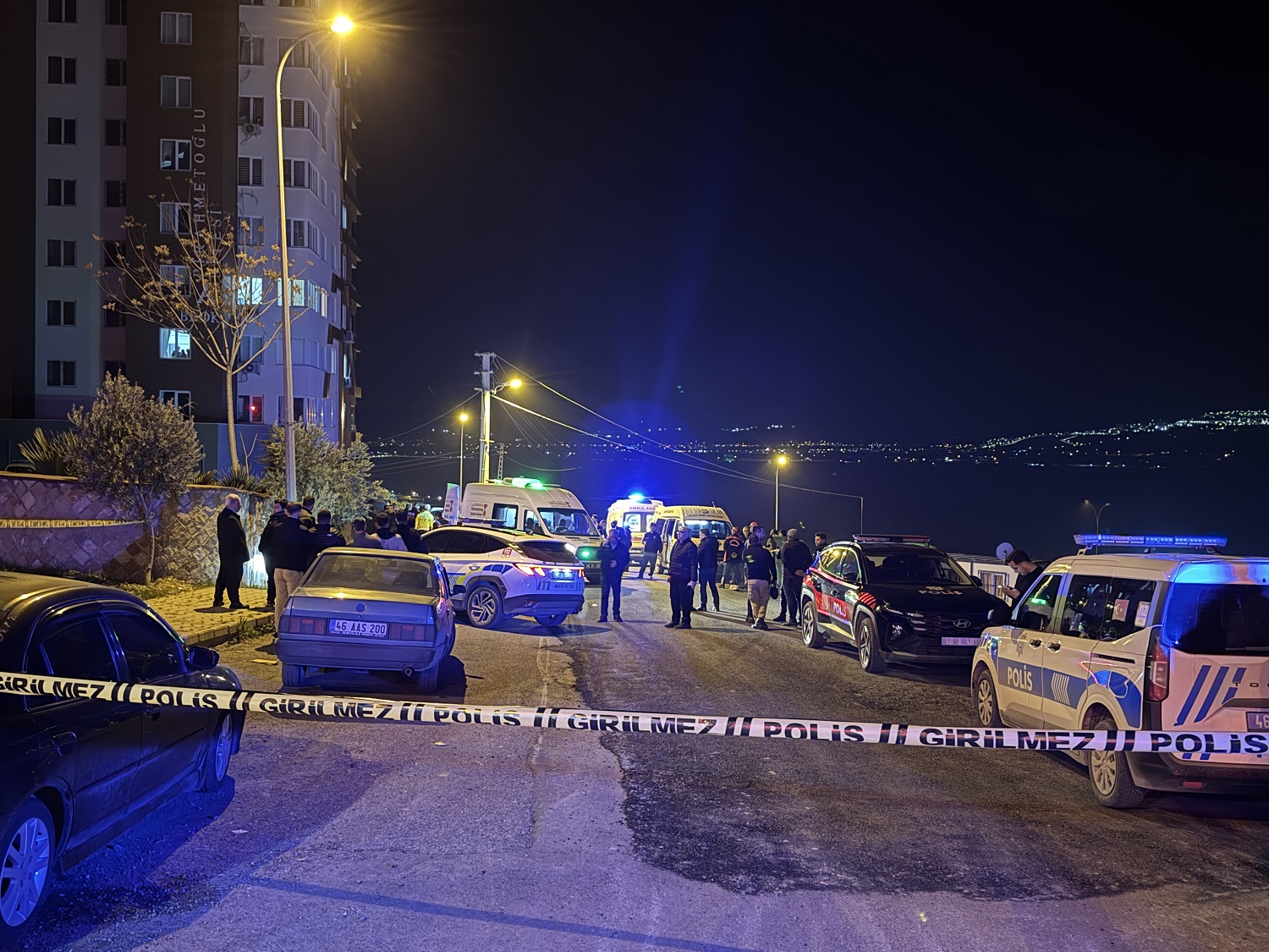 Otomobile Silahlı Saldırı 1 Kişi Hayatını Kaybetti (2)