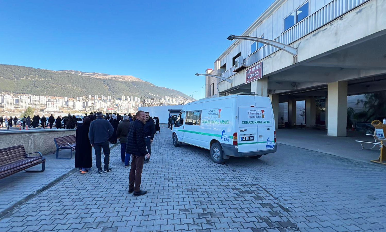 Otomobilinde Silahlı Saldırıya Uğrayan Genç Kız Toprağa Verildi (3)