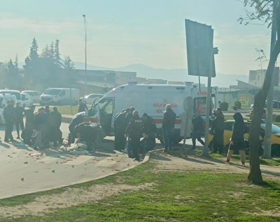 Sepetli Motosiklet İle Ticari Taksi Çarpıştı 2 Yaralı (2)