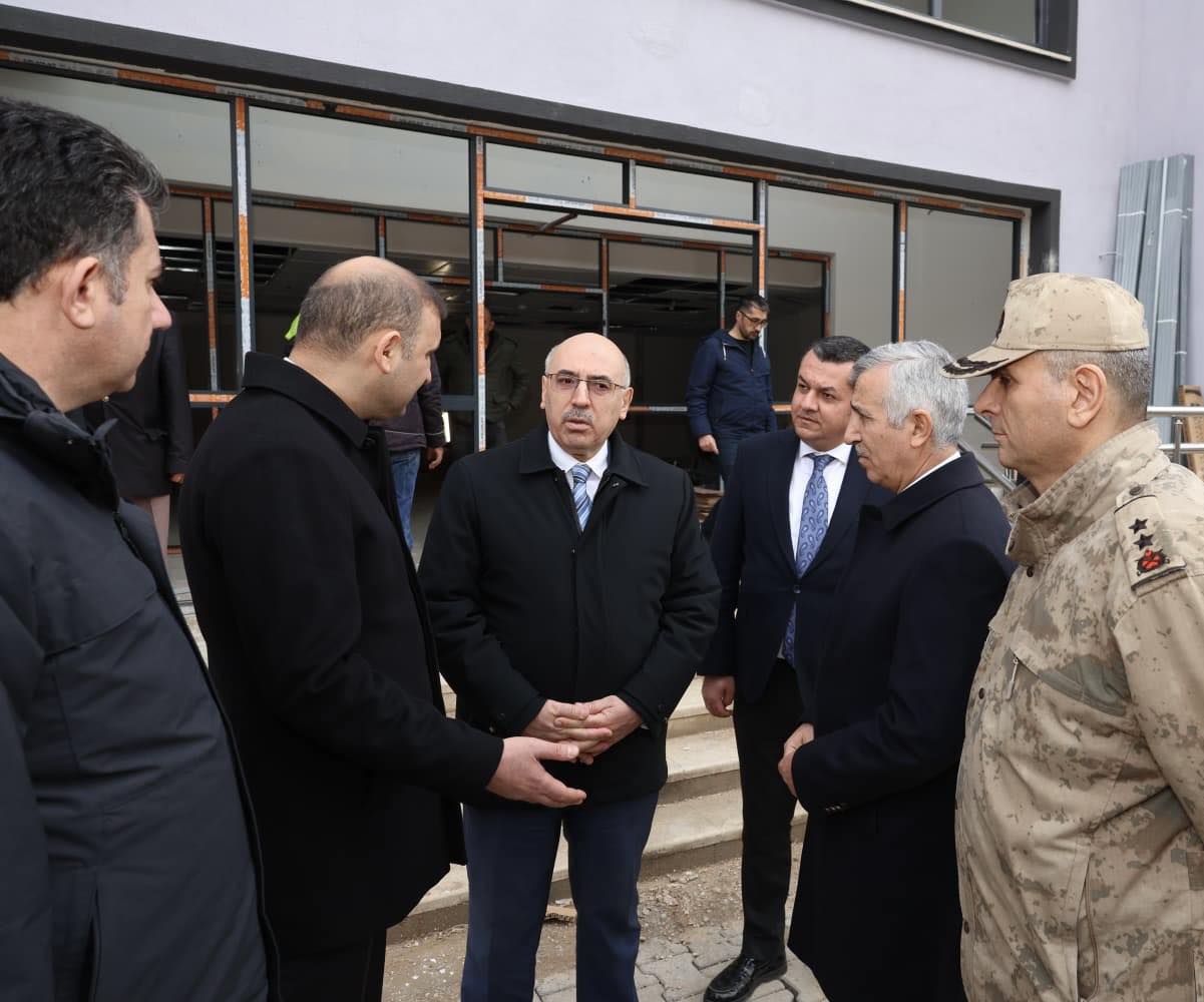 Vali Ünlüer, Kyk Yurdu İnşaatında İncelemelerde Bulundu2