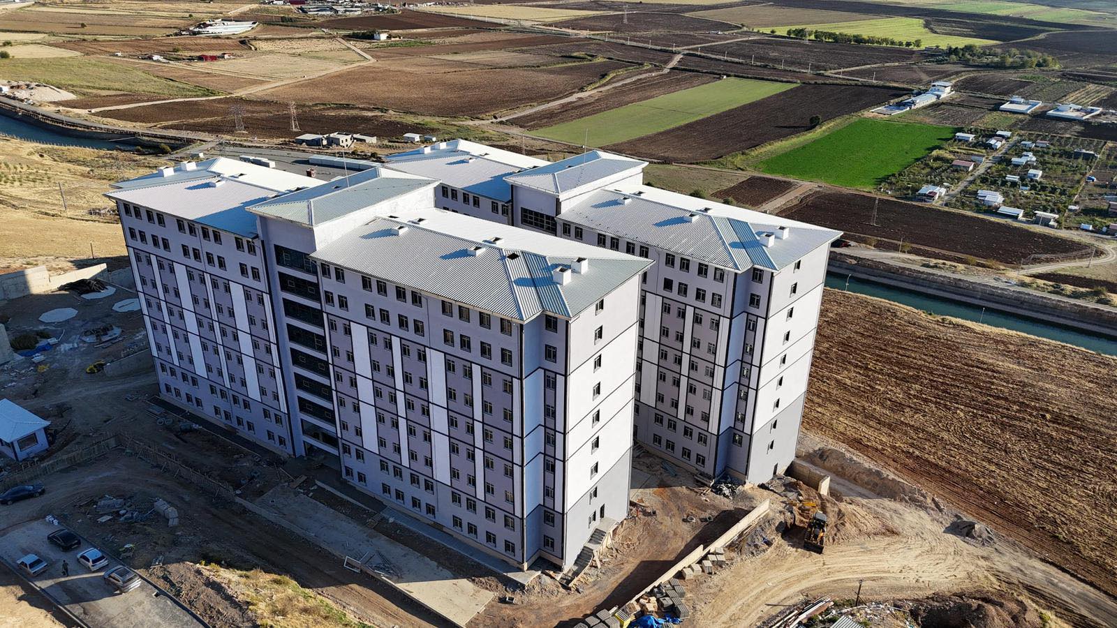 Vali Ünlüer, Kyk Yurdu İnşaatında İncelemelerde Bulundu3