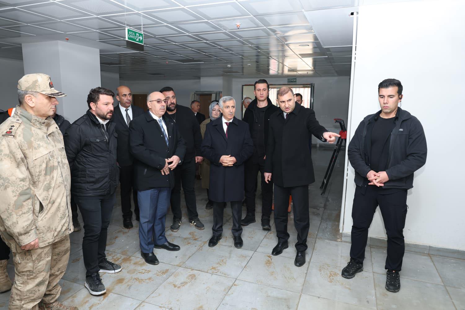 Vali Ünlüer, Kyk Yurdu İnşaatında İncelemelerde Bulundu4