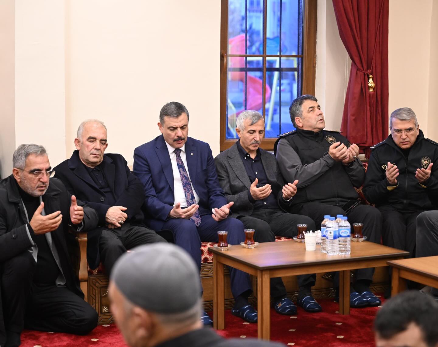 Vali Ünlüer, Yeğeni Muhammed Uçan’ın Erzurum’daki Cenaze Törenine Katıldı3