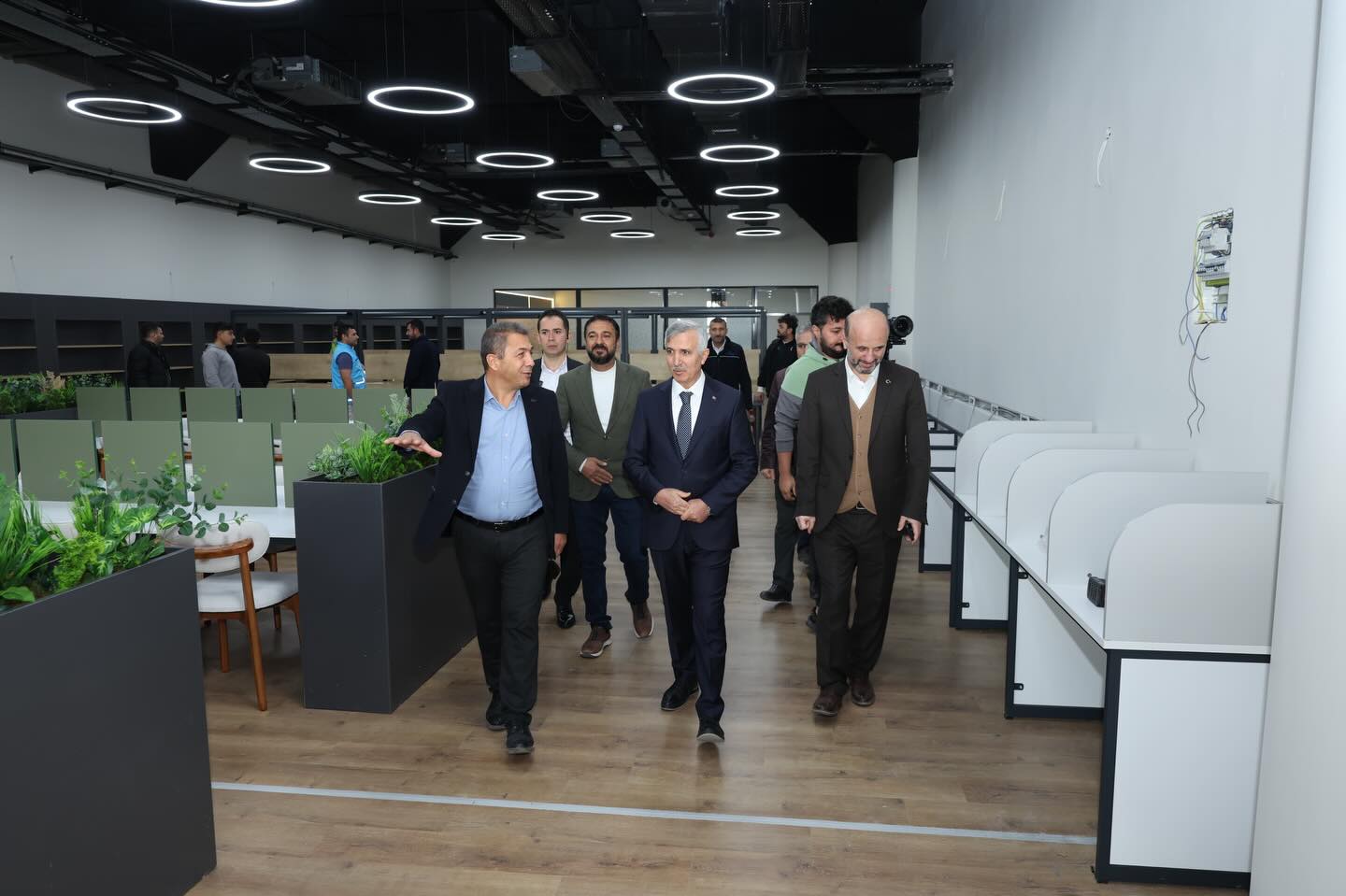 Vali Ünlüer’den Abdulhamithan Diyanet Gençlik Merkezi’ne İnceleme Ziyareti1