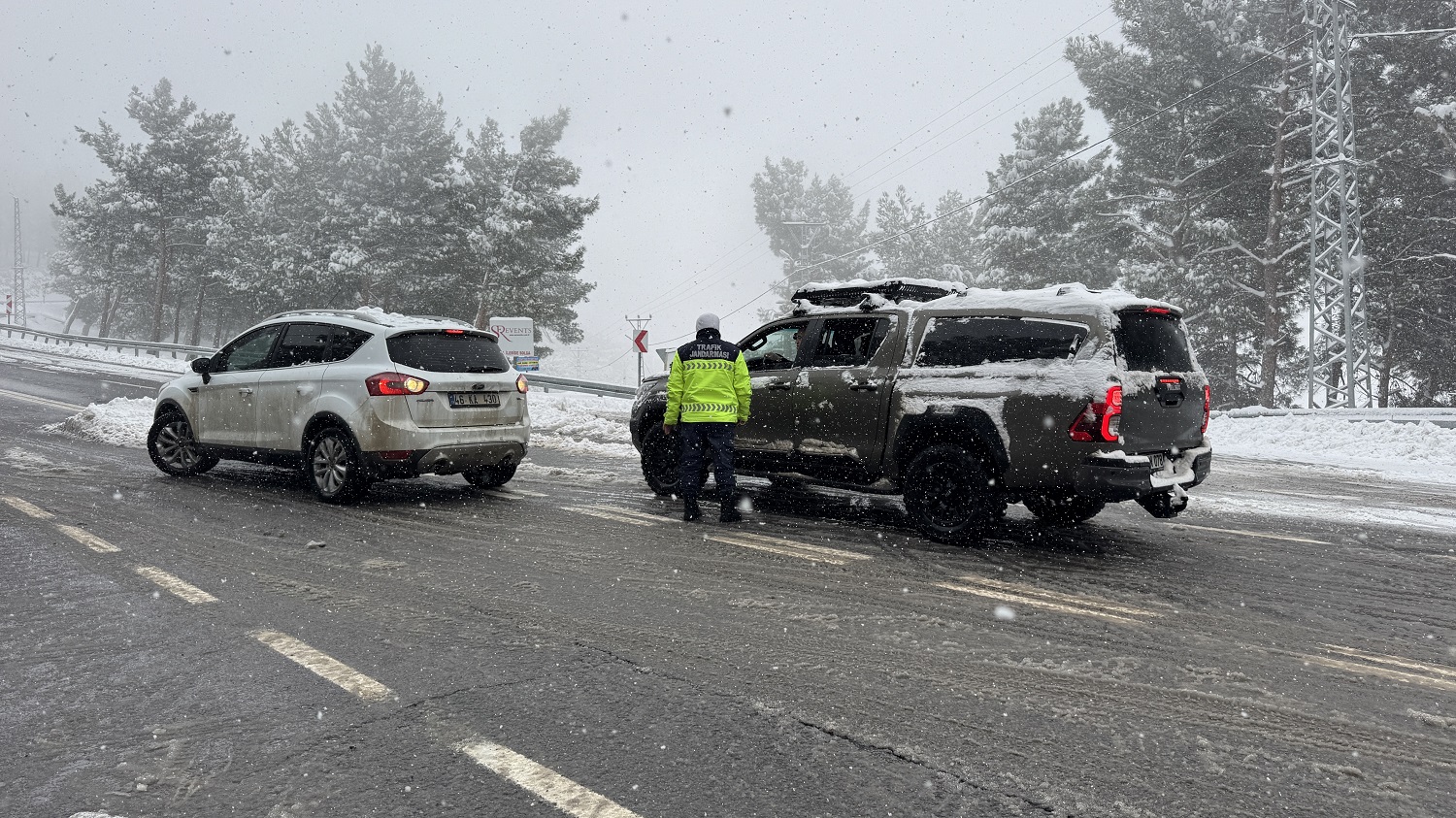 Yedikuyular Kayak Merkezi'nde Kar Kalınlığı Yarım Metreye Ulaştı (4)