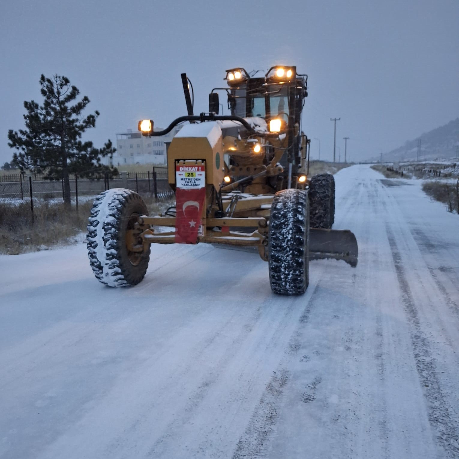 Yoğun Kar Yağışına Büyükşehir’den Anında Müdahale (1)