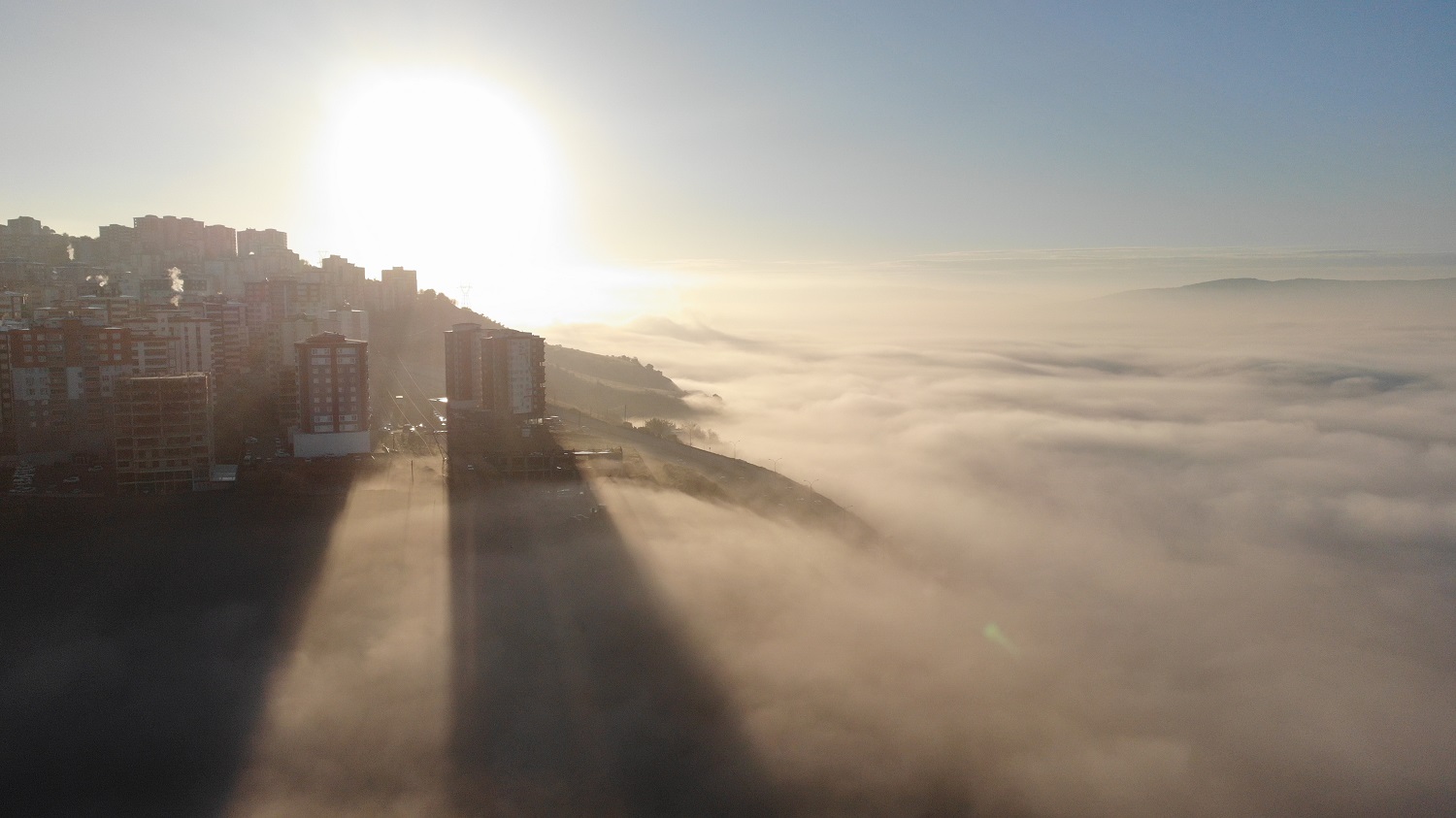 Yoğun Sis Görüş Mesafesini 15 Metreye Kadar Düşürdü (1)