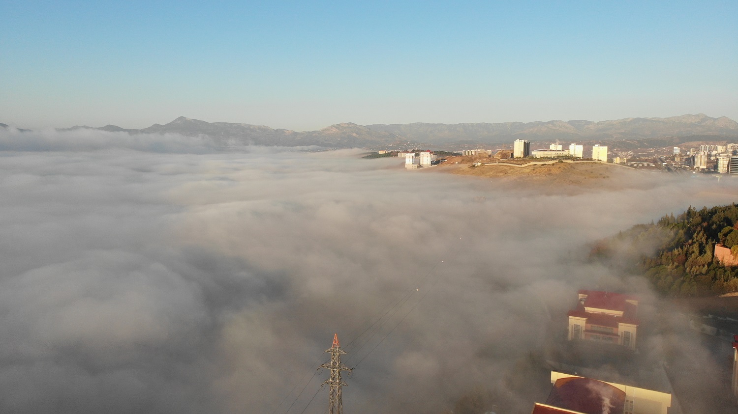 Yoğun Sis Görüş Mesafesini 15 Metreye Kadar Düşürdü (3)