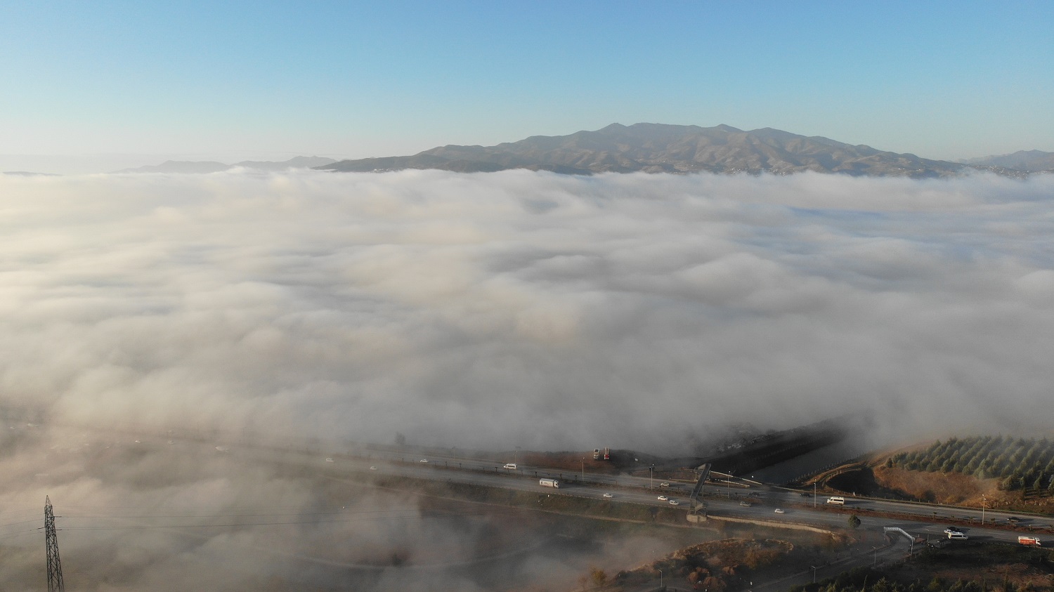 Yoğun Sis Görüş Mesafesini 15 Metreye Kadar Düşürdü (4)
