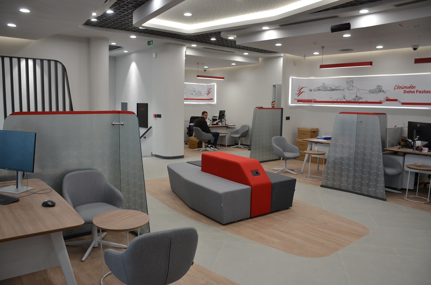 Ziraat Bankası Afşin Şubesi Yenilenen Binasında Hizmete Başladı (3)