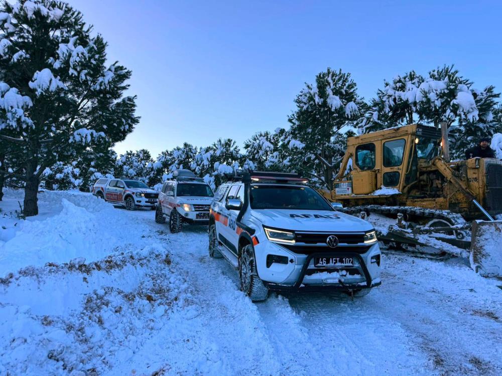 18 Saatlik Zorlu Operasyonla Mahsur Kalan Hasta Kurtarıldı 1