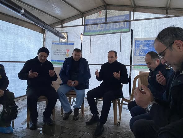 609938435 18081983336468161 8845515938155631572 N