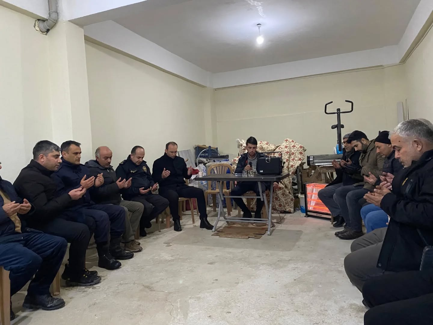 610799759 18081983366468161 4076574834389219759 N